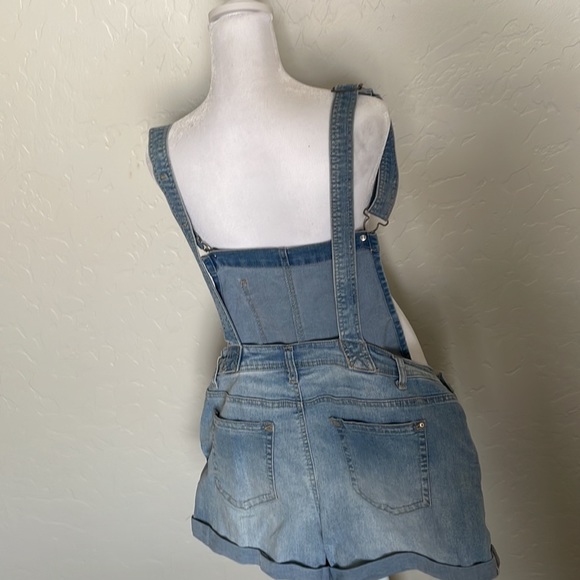 Denim overall shorts - Picture 3 of 3